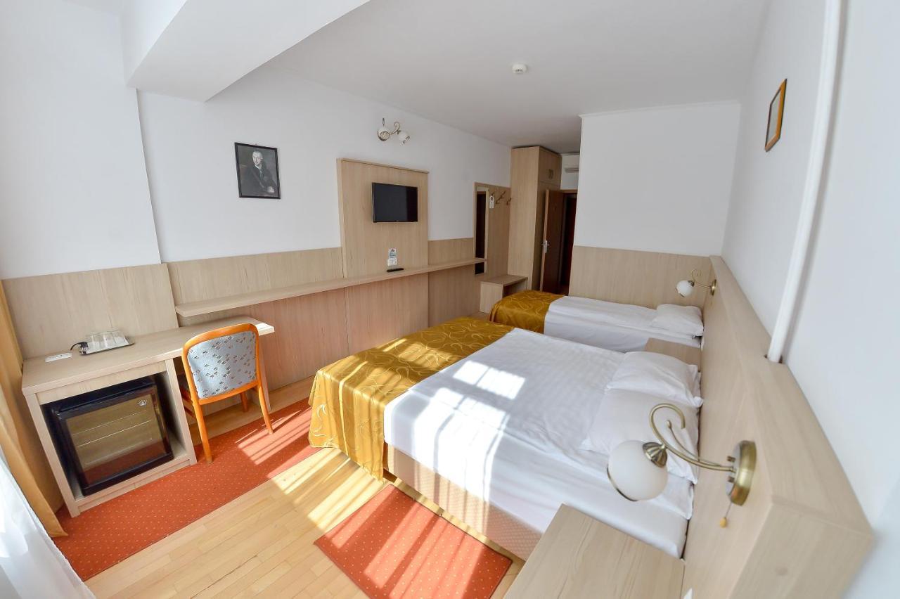 Hotel Gallant Сибиу Экстерьер фото