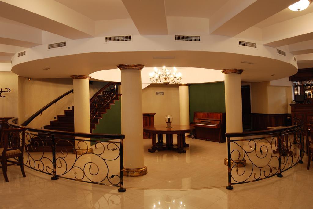 Hotel Gallant Сибиу Экстерьер фото